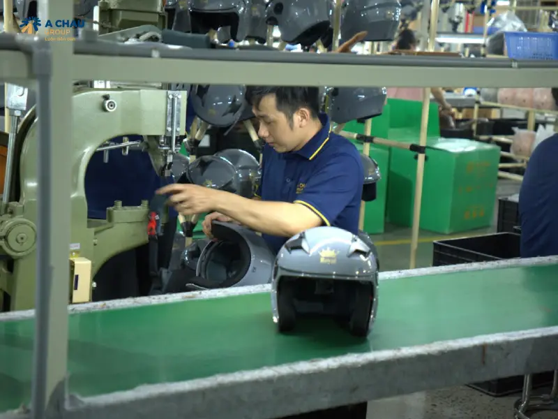 Lợi ích mũ bảo hiểm quà tặng có thương hiệu cho doanh nghiệp 6 Lựa chọn đúng đơn vị sản xuất nón bảo hiểm quà tặng có thương hiệu uy tín chất lượng rất quan trọng