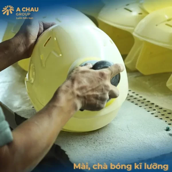 Phân biệt mũ bảo hiểm quảng cáo và mũ bảo hiểm thông thường 5 Quy trình sản xuất nghiêm ngặt