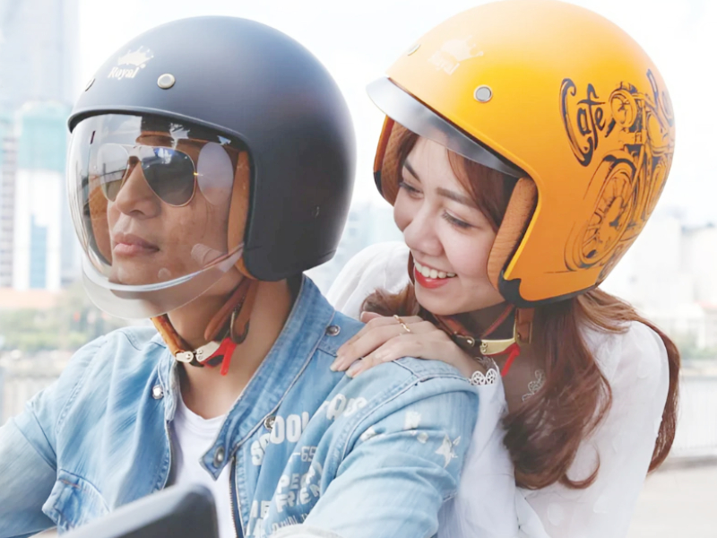 Mũ bảo hiểm quà tặng là gì? Tại sao doanh nghiệp nên chọn? 3 Quảng bá thương hiệu bền vững khi tặng mũ bảo hiểm