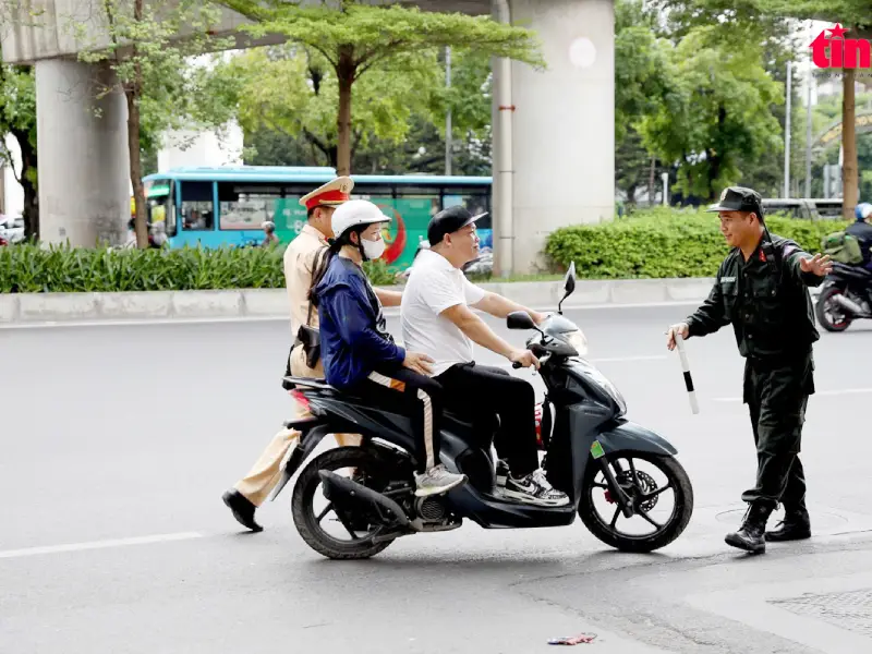 3 rủi ro cho doanh nghiệp chọn mũ bảo hiểm quà tặng kém chất lượng 1 Rủi ro cho doanh nghiệp chọn mũ bảo hiểm quà tặng kém chất lượng là vi phạm pháp luật