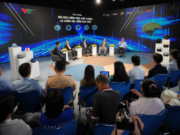 Á Châu Group đồng hành cùng VTV9: TỌA ĐÀM “Mũ bảo hiểm kém chất lượng – Lá chắn giả, hiểm họa thật”