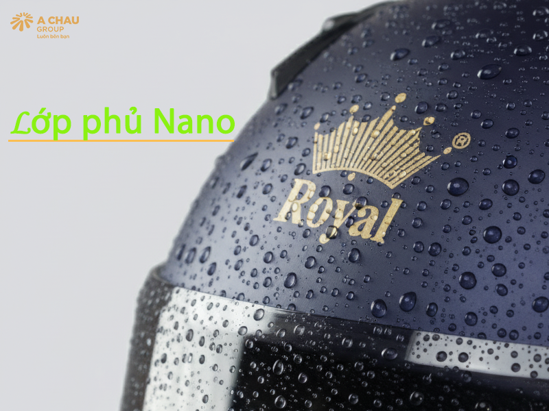 Mũ bảo hiểm đi mưa – Giải pháp an toàn và tiện lợi trong mùa mưa 2025 2 Cận cảnh lớp sơn phủ nano chống nước trên nón bảo hiểm.