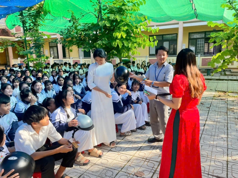 5 giải pháp nâng cao ý thức đội mũ bảo hiểm hiệu quả 7 Giải pháp nâng cao ý thức đội mũ bảo hiểm là truyền cảm hứng, sự đồng cảm