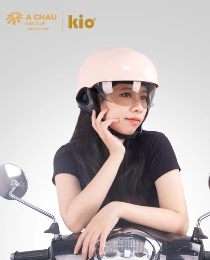 Mũ bảo hiểm 1/2 có kính bo, tôn lên vẻ đẹp