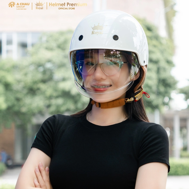 Đội nón bảo hiểm nửa đầu có kính giúp loại bỏ bụi bẩn, côn trùng và tia UV hiệu quả