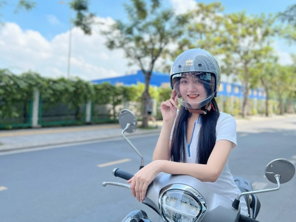 Mua nón bảo hiểm nữ cao cấp