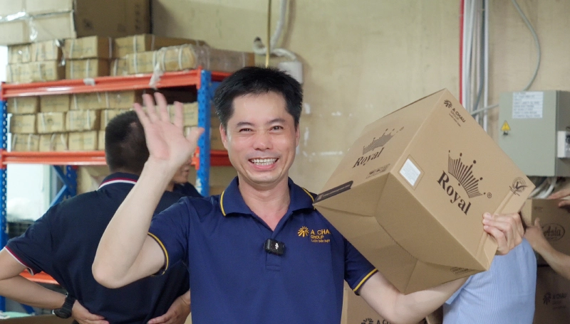 5 lợi ích khi doanh nghiệp tặng nón bảo hiểm in logo 3 Tặng nón bảo hiểm in logo tạo sự gắn kết cho nhân viên