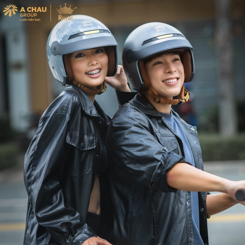 8/3 nên tặng gì cho người yêu, hãy chọn nón bảo hiểm đôi