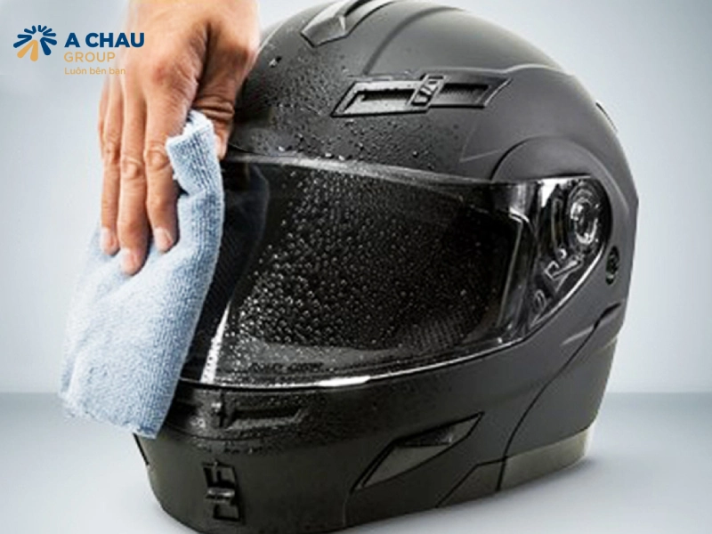 Cách sửa mũ bảo hiểm khi kính bị trầy xước nhẹ