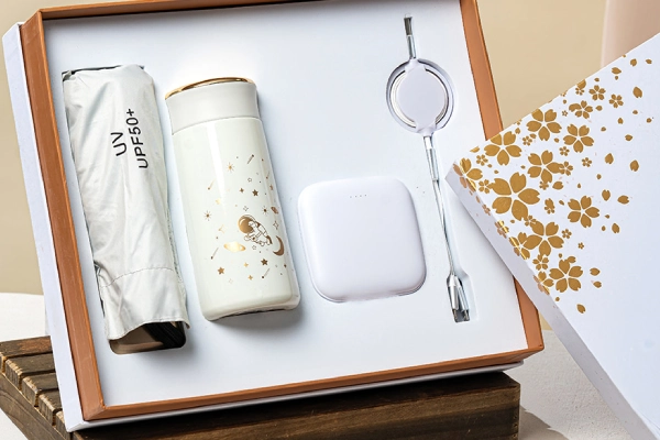 Top 10 gợi ý quà tặng doanh nghiệp chuẩn nhất