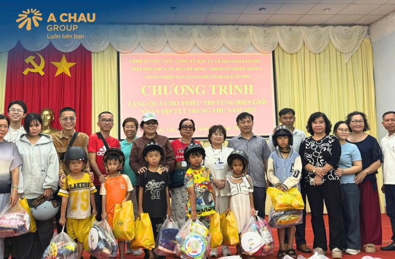 Tặng quà gì cho học sinh cấp 1, cấp 2, cấp 3 thiết thực? 4 Tặng mũ bảo hiểm cho học sinh