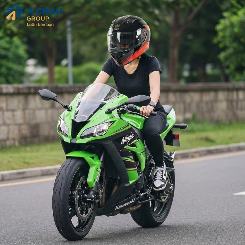 Đi xa, đi phượt, chạy tốc độ cao nên chọn nón fullface