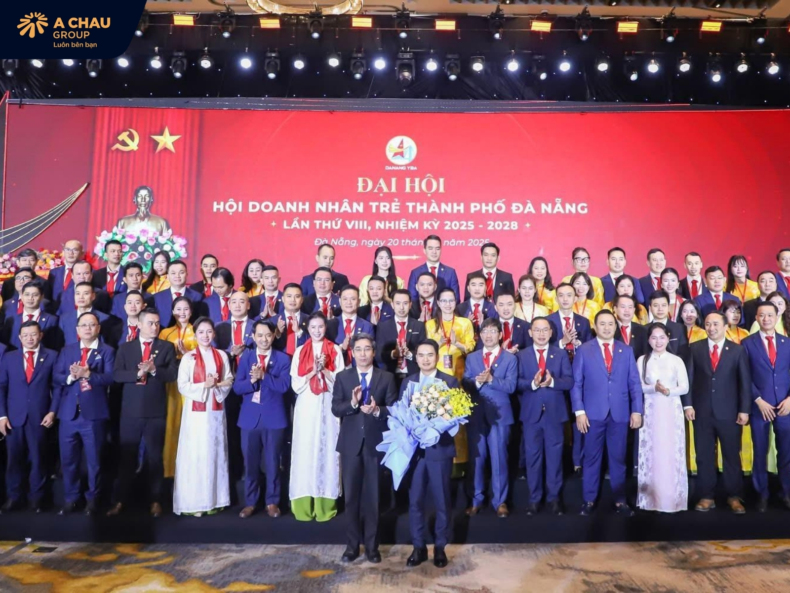 Lãnh đạo và đại diện Á Châu Group tại đại hội đại biểu doanh nhân lần thứ VIII