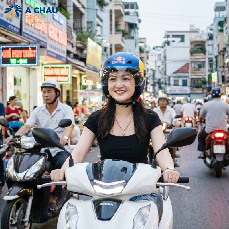 Nón bảo hiểm quảng cáo là gì? Mang lại lợi ích gì? 3 Mỗi chiếc mũ là một biến quảng cáo di động, hoạt động mỗi ngày