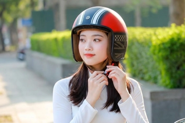 Hướng dẫn chi tiết cách sửa mũ bảo hiểm bị rộng đơn giản tại nhà