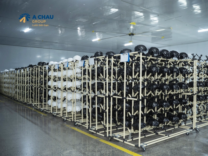 Thời gian sản xuất mũ bảo hiểm in logo mất bao lâu?