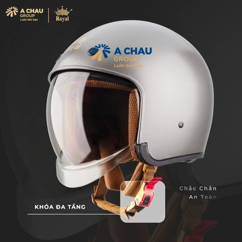 Quan sát quai mũ và khóa cài