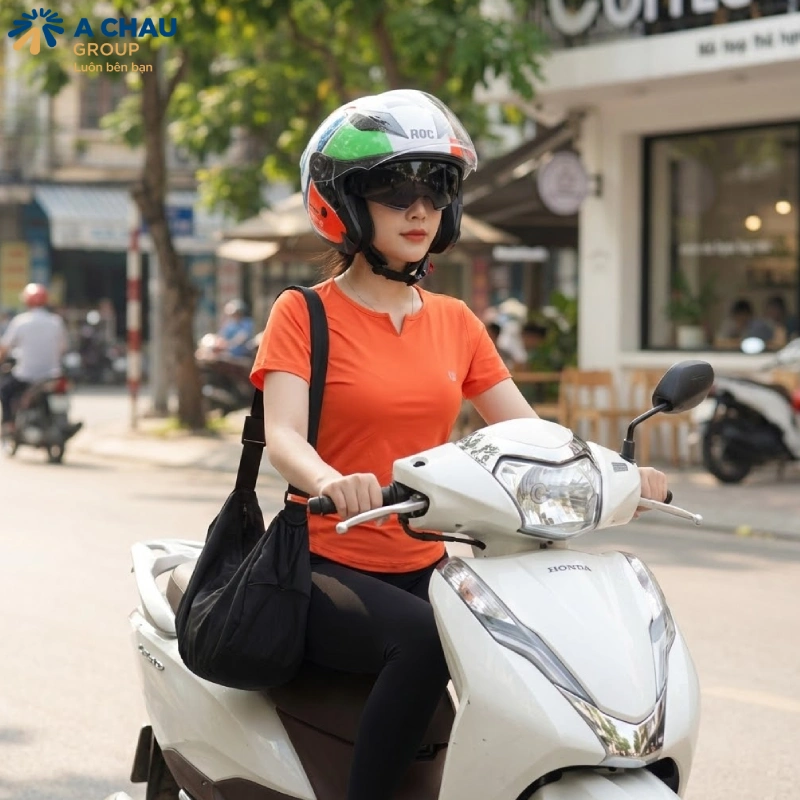 Mũ bảo hiểm 3/4 có kính cho nữ cá tính ROC R68