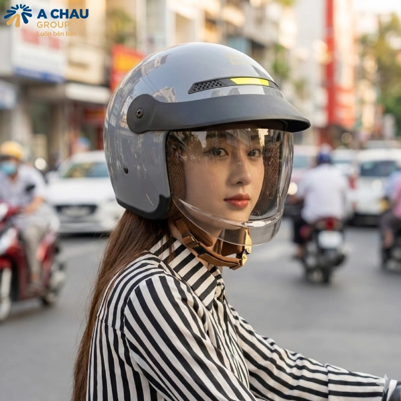 Nón 3/4 có kính cho nữ Royal M139 LUX