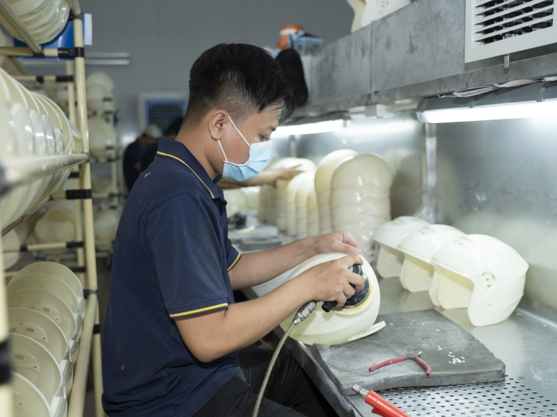 Làm mũ bảo hiểm quảng cáo cần đặt trước bao lâu