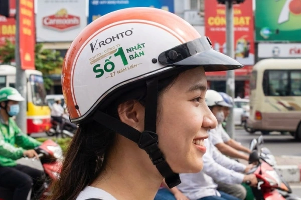 Truyền thông bằng mũ bảo hiểm quảng cáo in logo