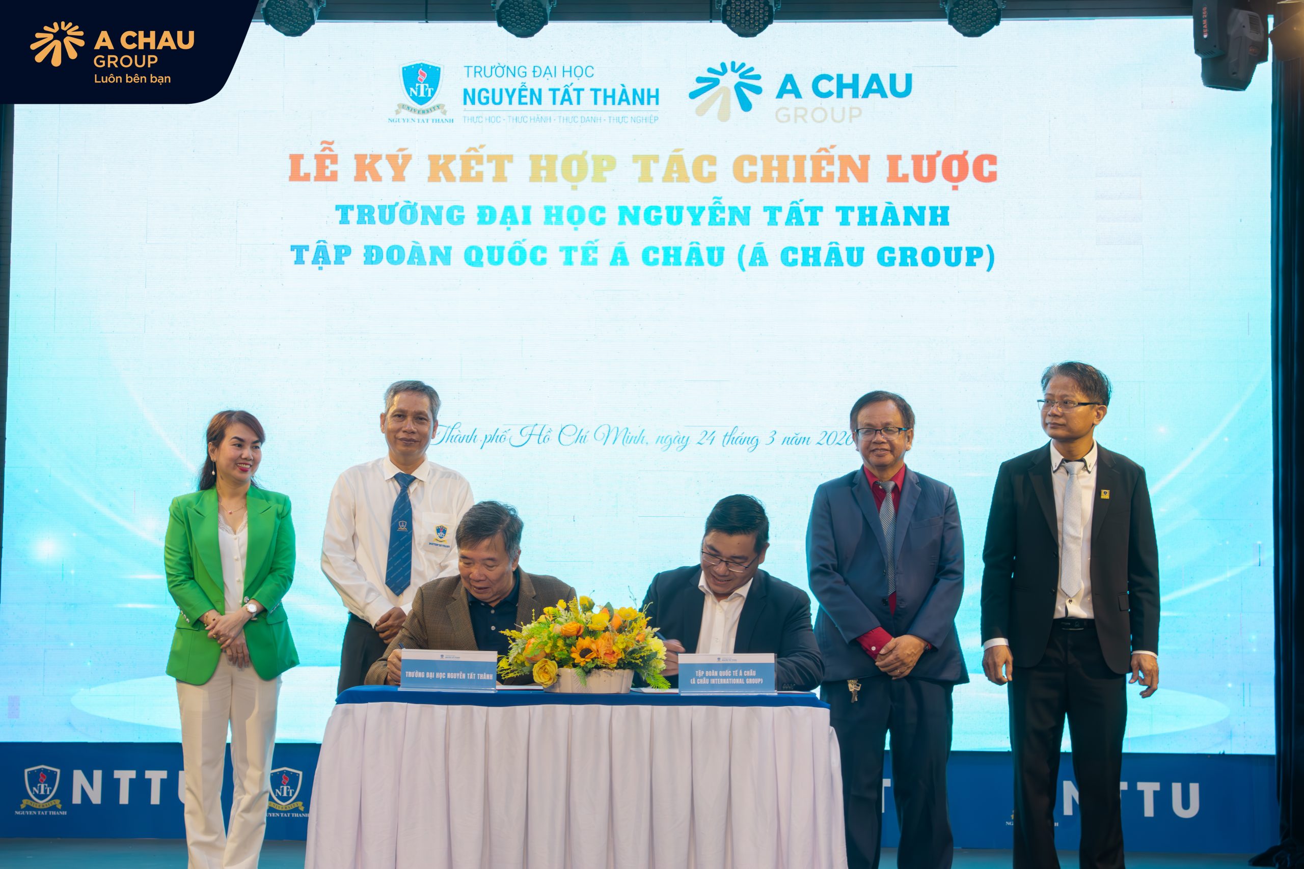 Á Châu Group ký kết hợp tác chiến lược với Đại học Nguyễn Tất Thành tại Diễn đàn B2B 2026