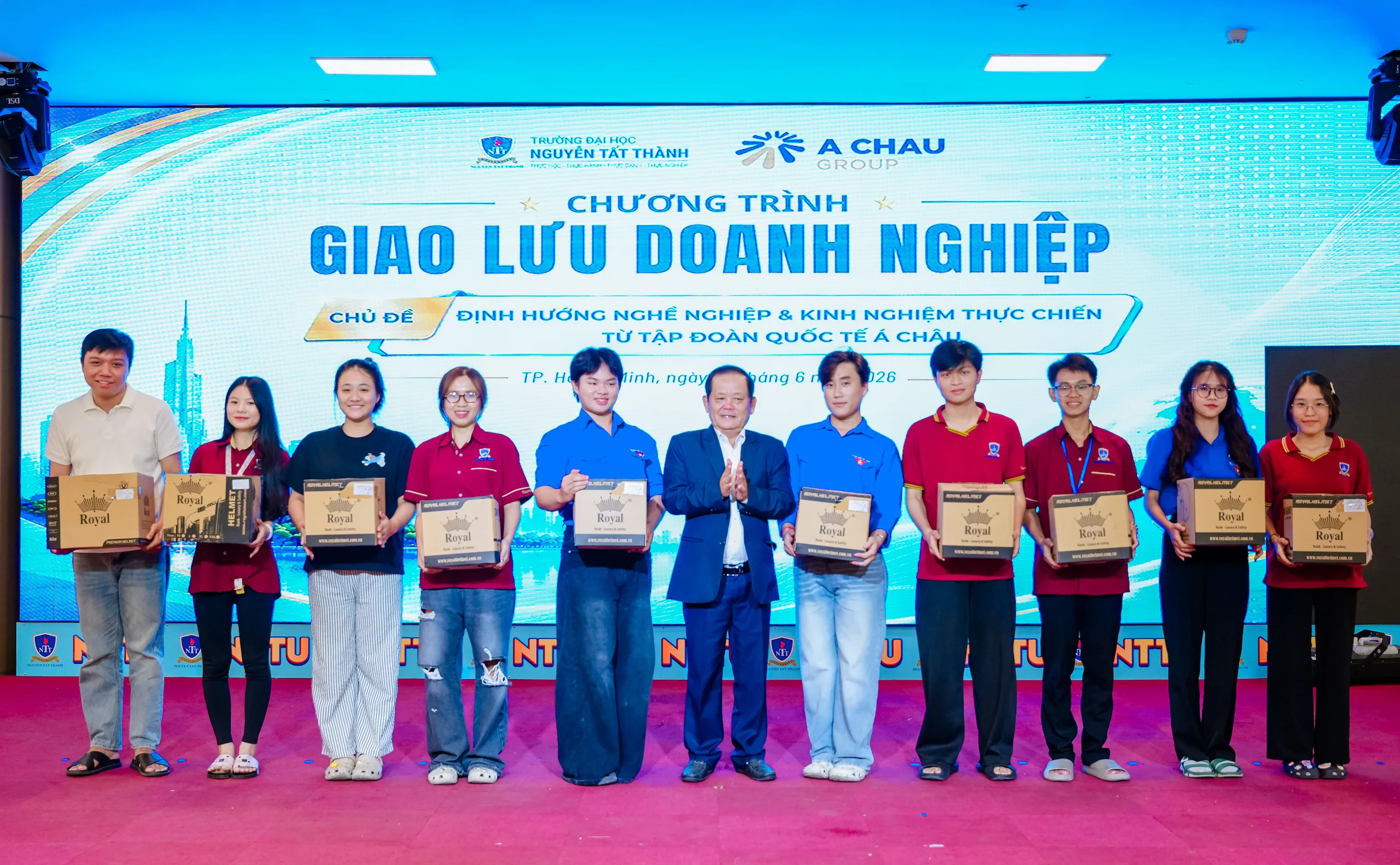 Á CHÂU GROUP giao lưu doanh nghiệp cùng sinh viên đại học Nguyễn Tất Thành: Lan tỏa kiến thức thực tiễn – mở rộng cơ hội nghề nghiệp