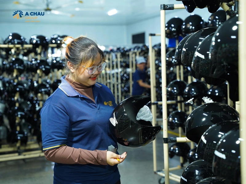 Hình ảnh nhà máy sản xuất nón bảo hiểm đạt chuẩn chất lượng cao