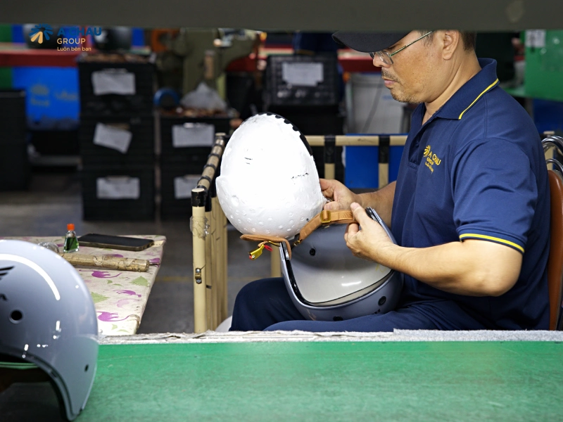 Hình ảnh nhà máy sản xuất nón bảo hiểm đạt chuẩn chất lượng cao