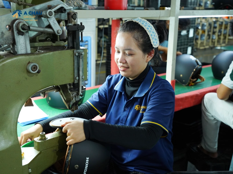 Hình ảnh nhà máy sản xuất nón bảo hiểm đạt chuẩn chất lượng cao